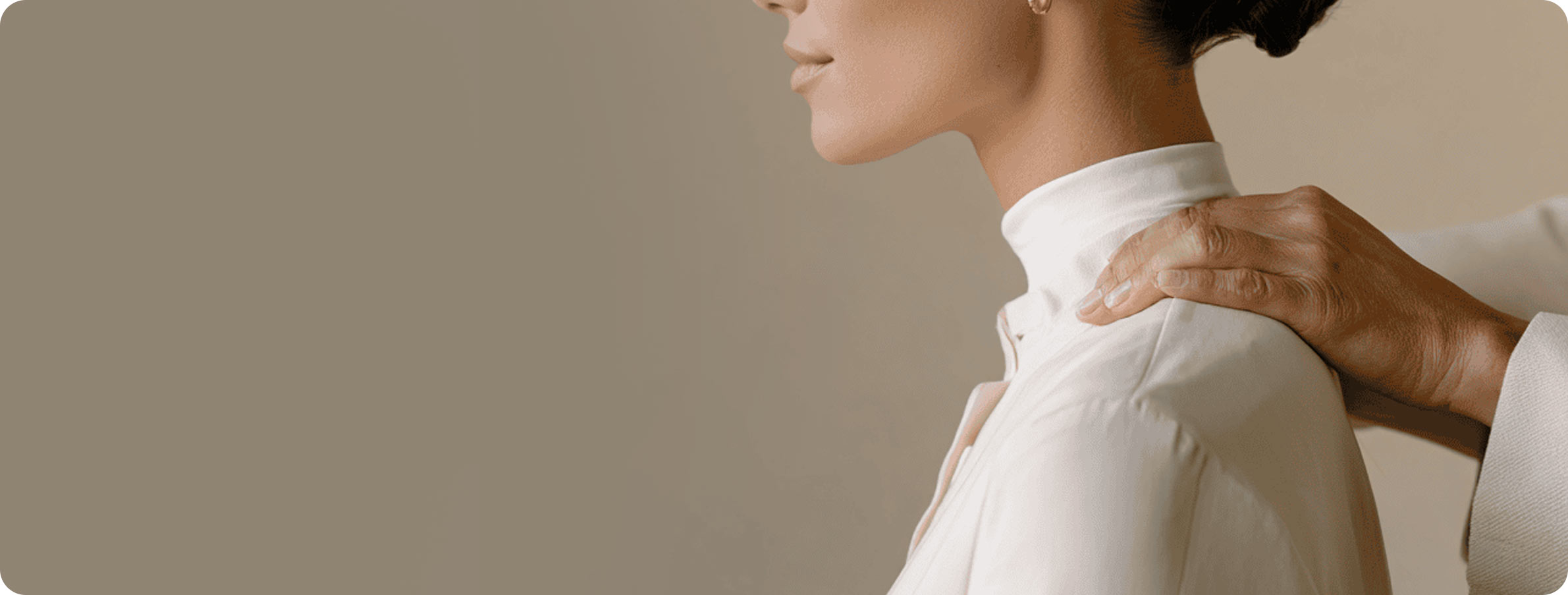 Allgemeiner Arzt Frankfurt in der Behandlung mit Patienten